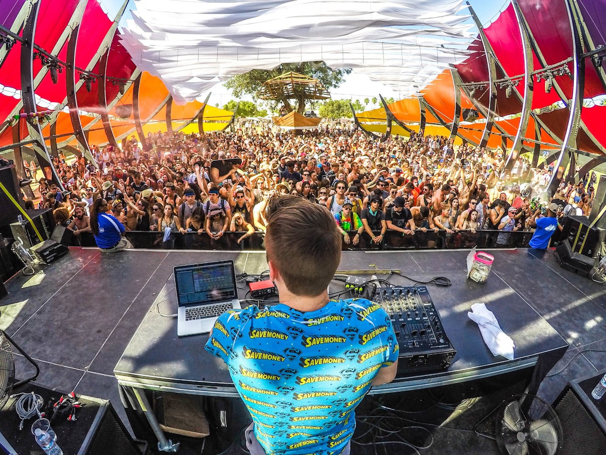 DJ и музыка